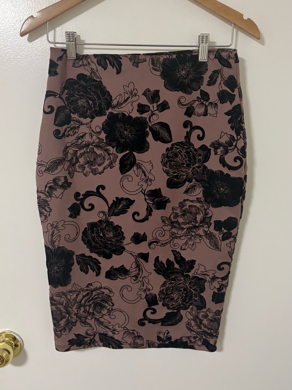 Black Floral Pencil Skirt in Mauve